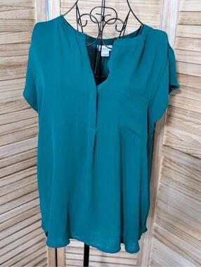 Liz Claiborne Sz Large Turquoise Top Short Tab Sleeves Rayon/Polyester Blouse